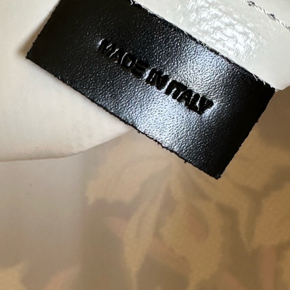 Auth Marni Large Clutch Wristlet with dust bag Made in Italy - Picture 4 of 13